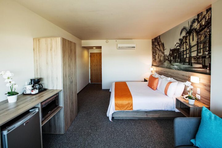 Room 15 of 36
