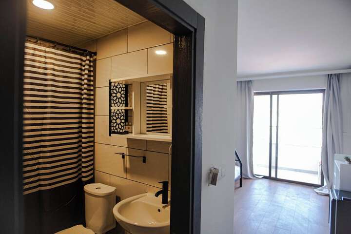 Room 80 of 135