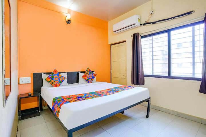 Room 15 of 28