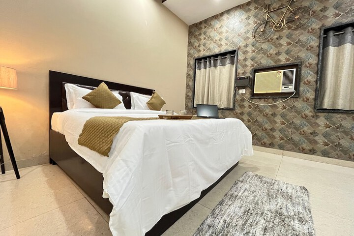 Room 16 of 37