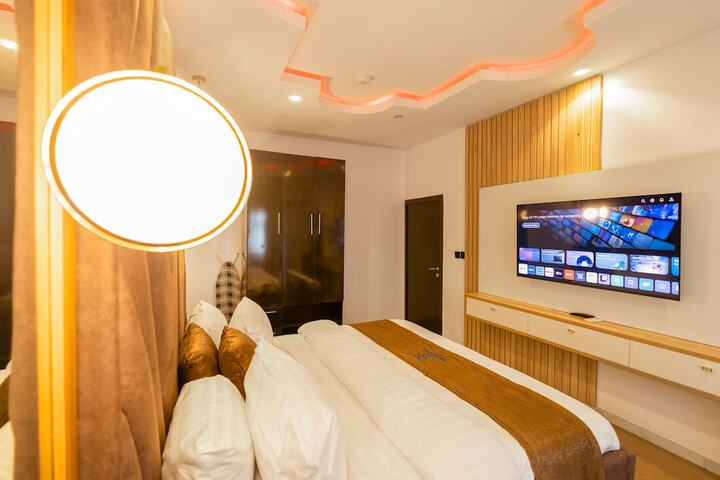 Room 16 of 65