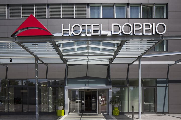 Hotel 75 of 83