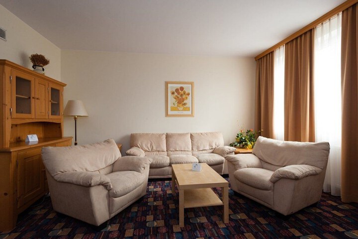 Room 66 of 180