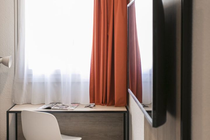 Room 12 of 134