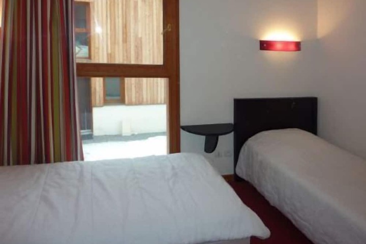 Room 5 of 43