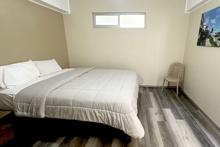 Room 45 of 214