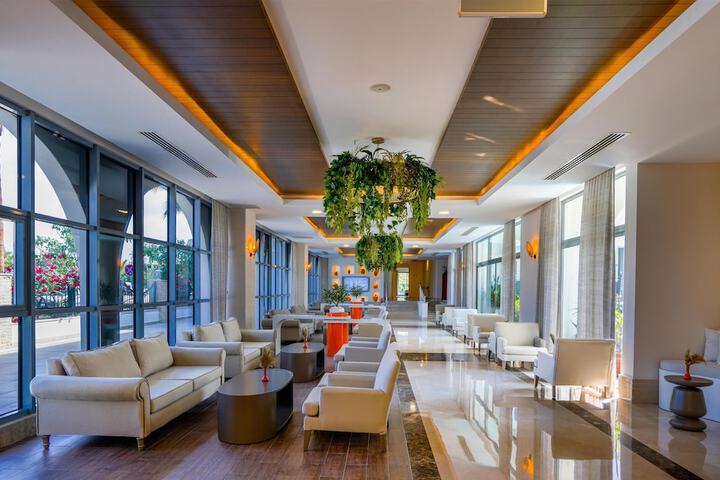 Hotel Interior 14 of 139
