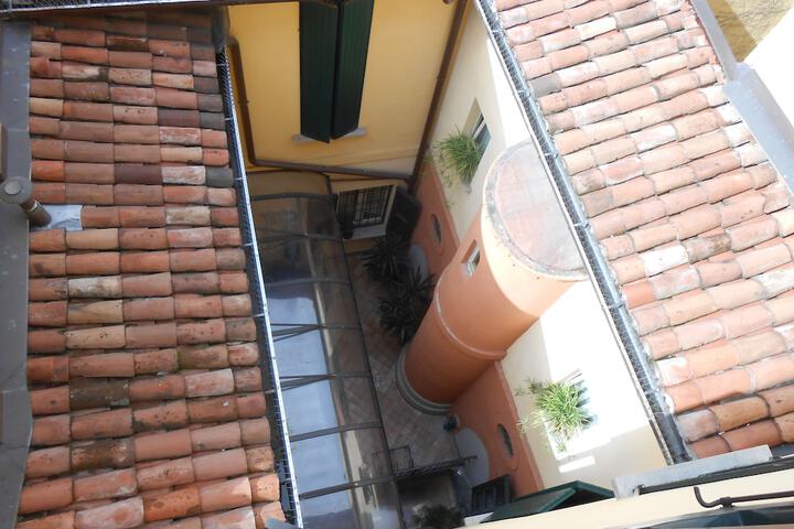 Hotel Exterior 39 of 40