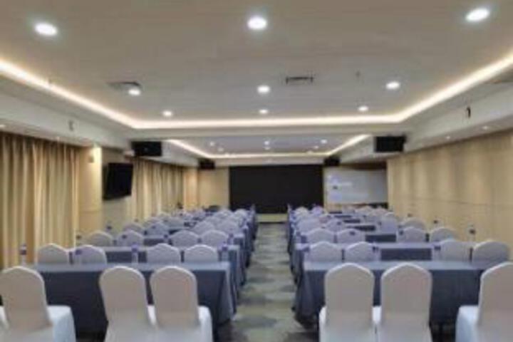 Room 8 of 23