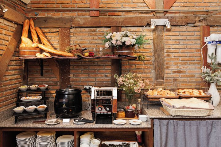 Breakfast/Coffee Service 143 of 193