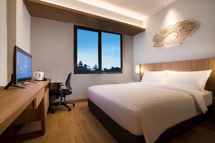 Room 8 of 38
