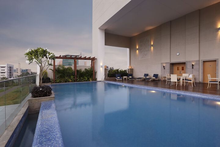 Hotel Pool