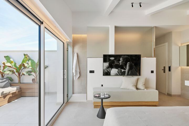 Room 30 of 46