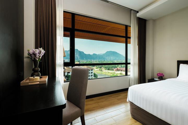 Room 32 of 67