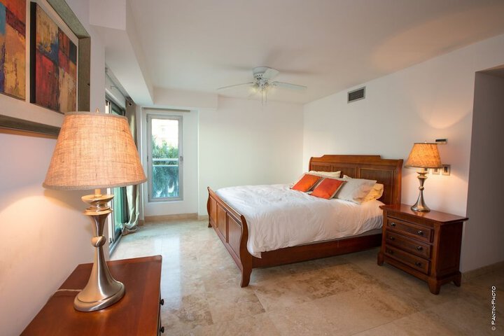 Room 20 of 230