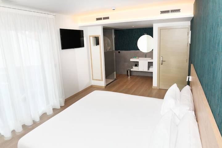 Room 48 of 122