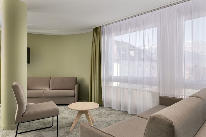 Room 17 of 41