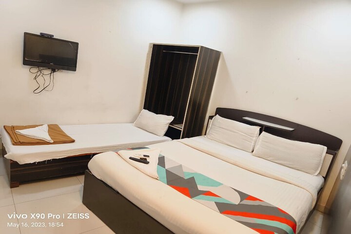 Room 6 of 19
