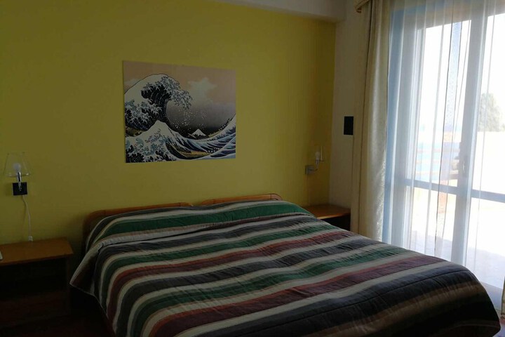 Room 9 of 45