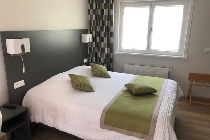 Room 6 of 54