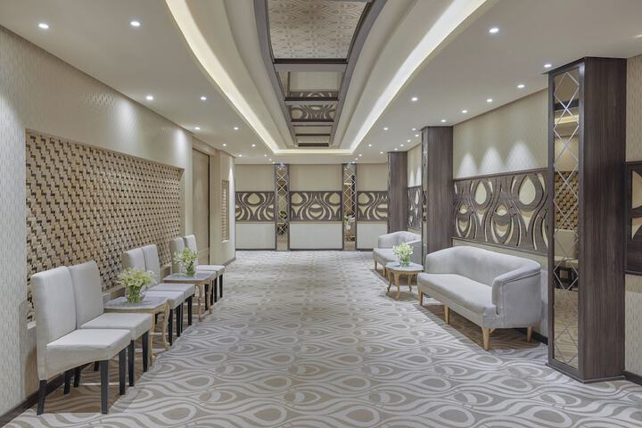 Ballroom/Hall 97 of 119