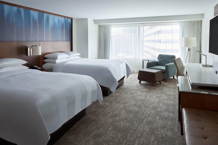 Room 10 of 77