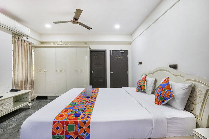Room 10 of 24
