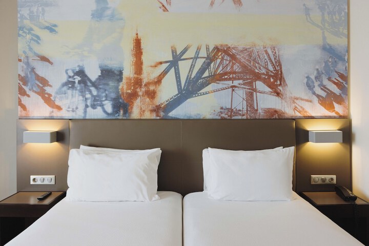 Room 16 of 101