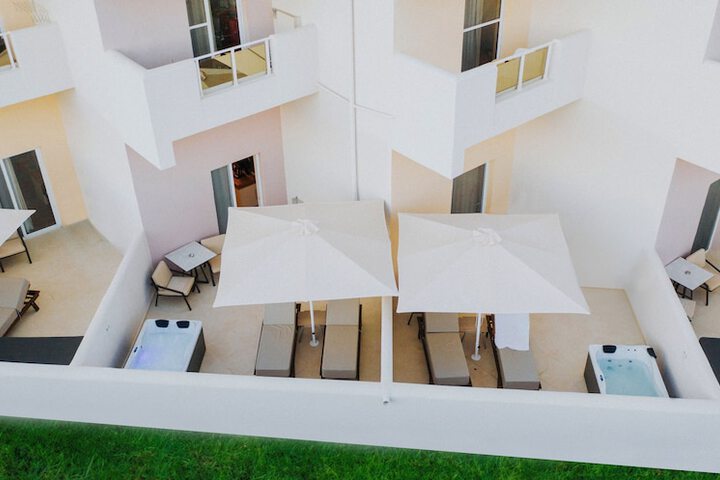 Hotel 224 of 229