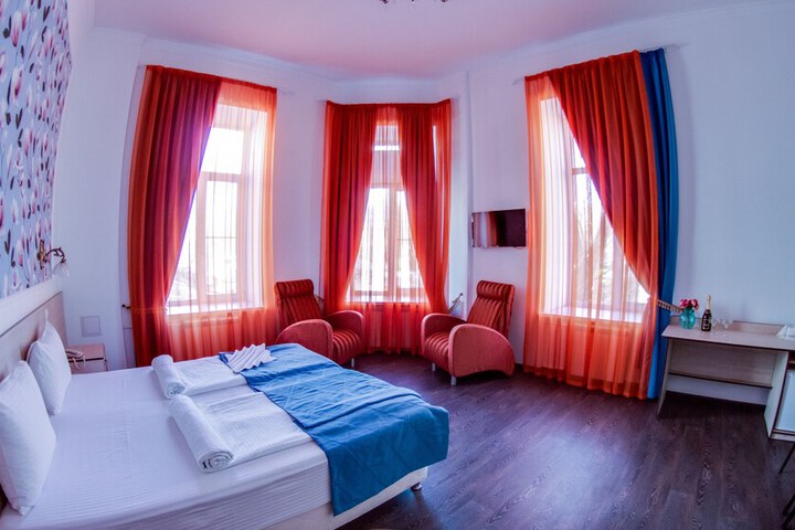 Room 15 of 30
