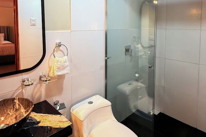 Room 46 of 100