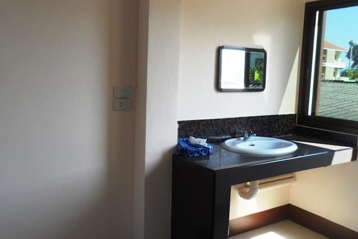 Room 8 of 21