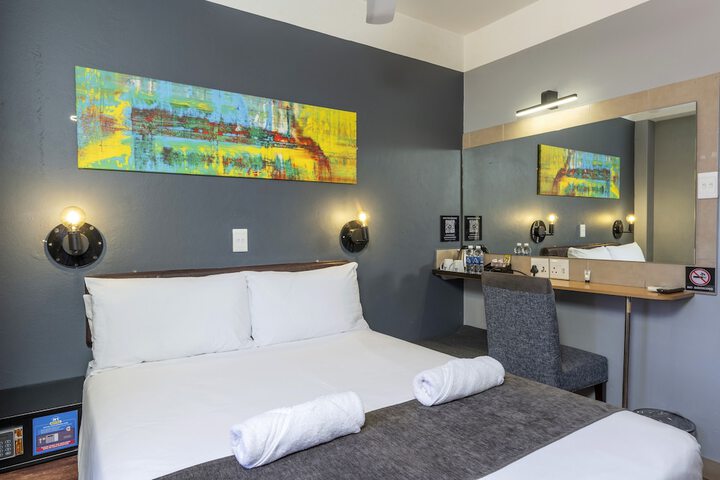 Room 8 of 42