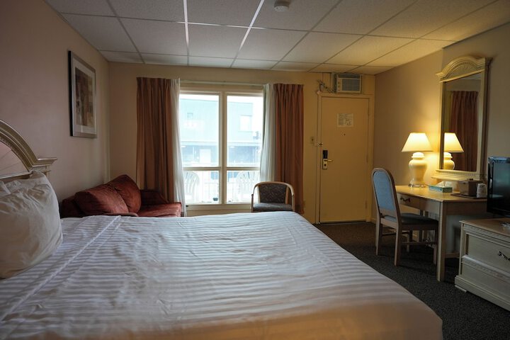 1 King Bed Premium (5 of 21)