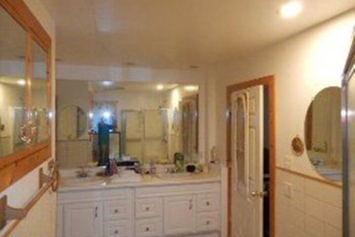 Room 2 of 28