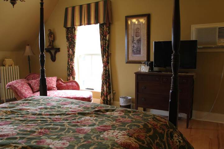 Room 9 of 51