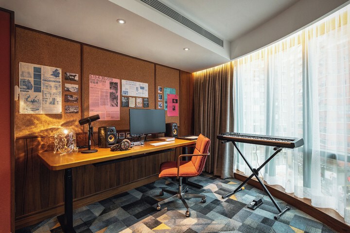 Room 93 of 220