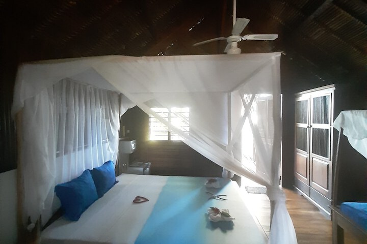 Room 6 of 28