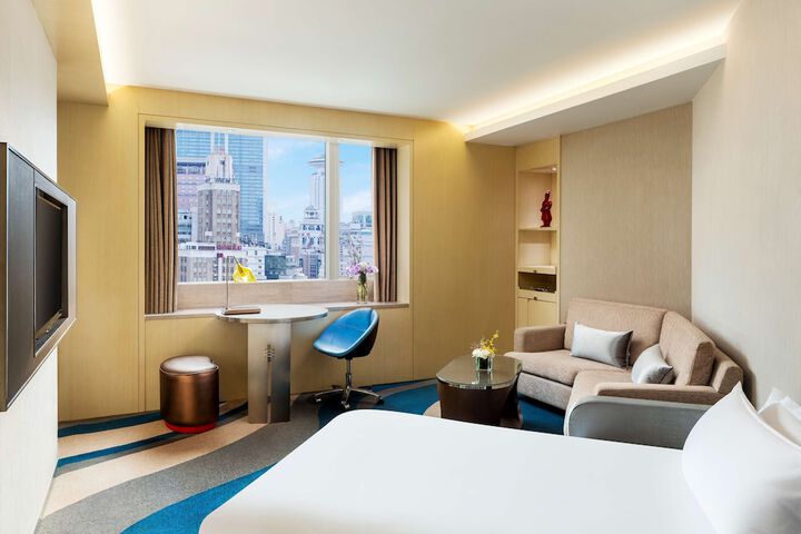 Room 35 of 156