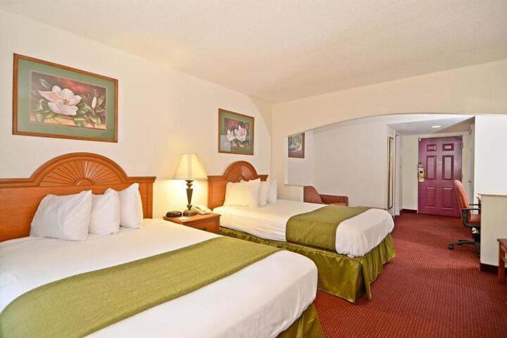 Double Accessible King Size Bed (8 of 8)