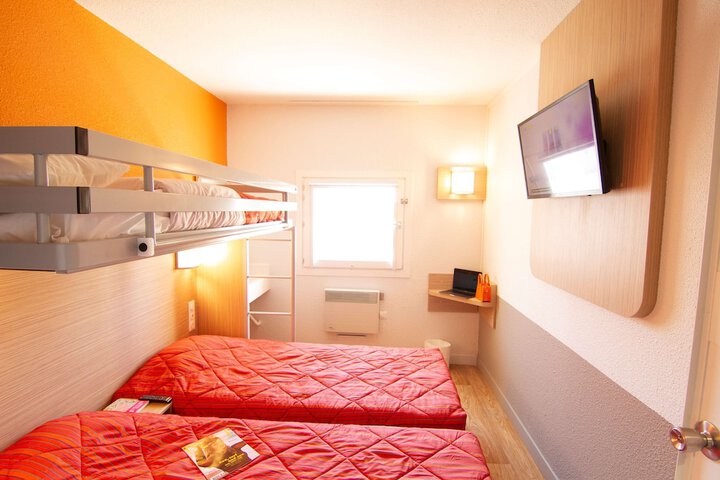 Room 44 of 116