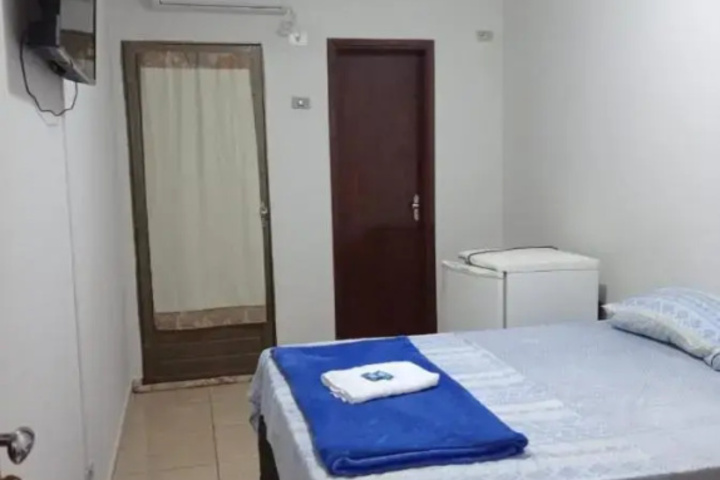 Room 4 of 6