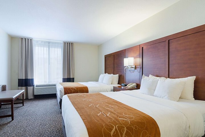 1 King Bed Suite (3 of 21)