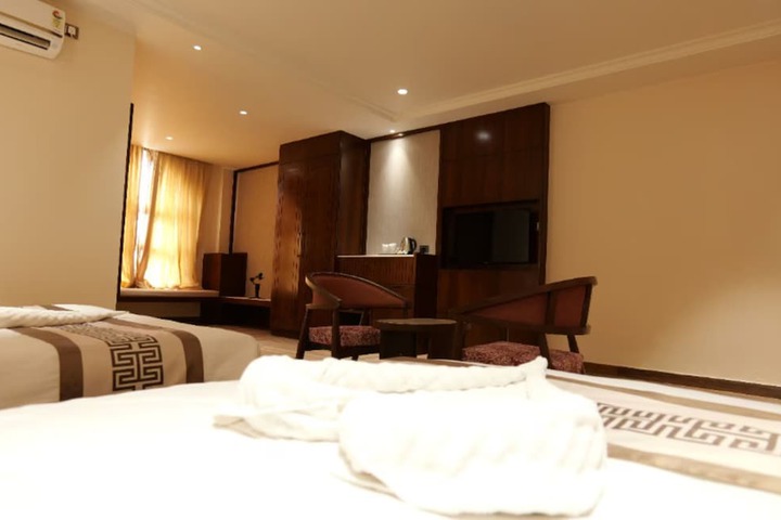Room 20 of 38