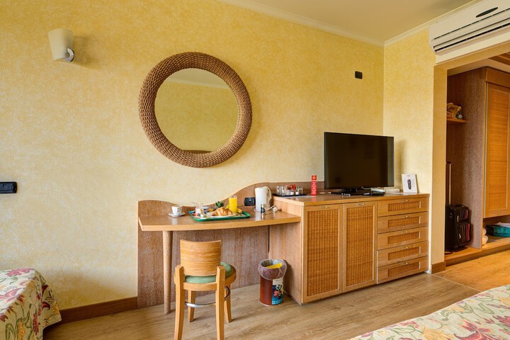 Room 35 of 157