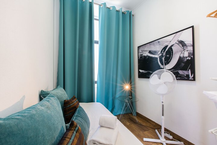 Room 3 of 35