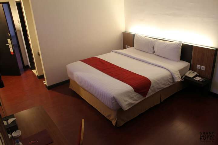 Room 8 of 32