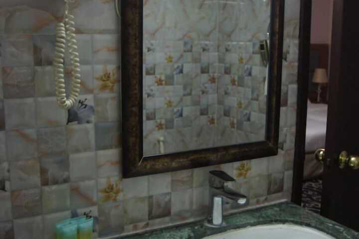 Room 20 of 32