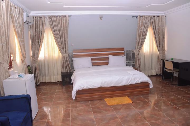 Room 7 of 79