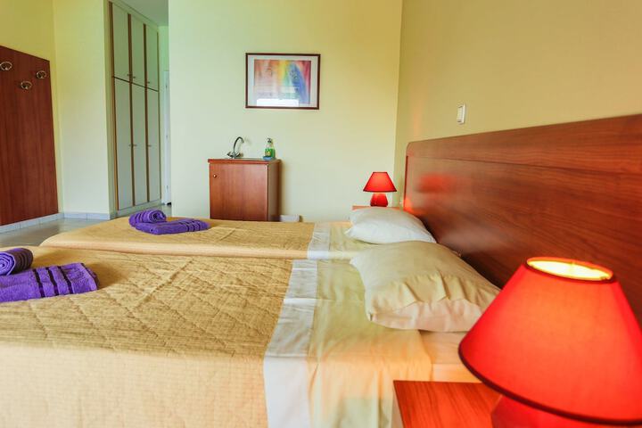 Room 21 of 81